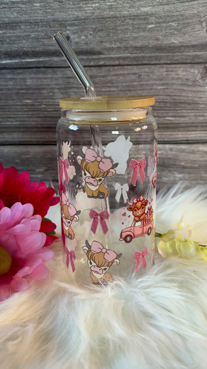 Highland Cow Glass Tumbler – Iced Coffee Cup with Bamboo Lid & Straw